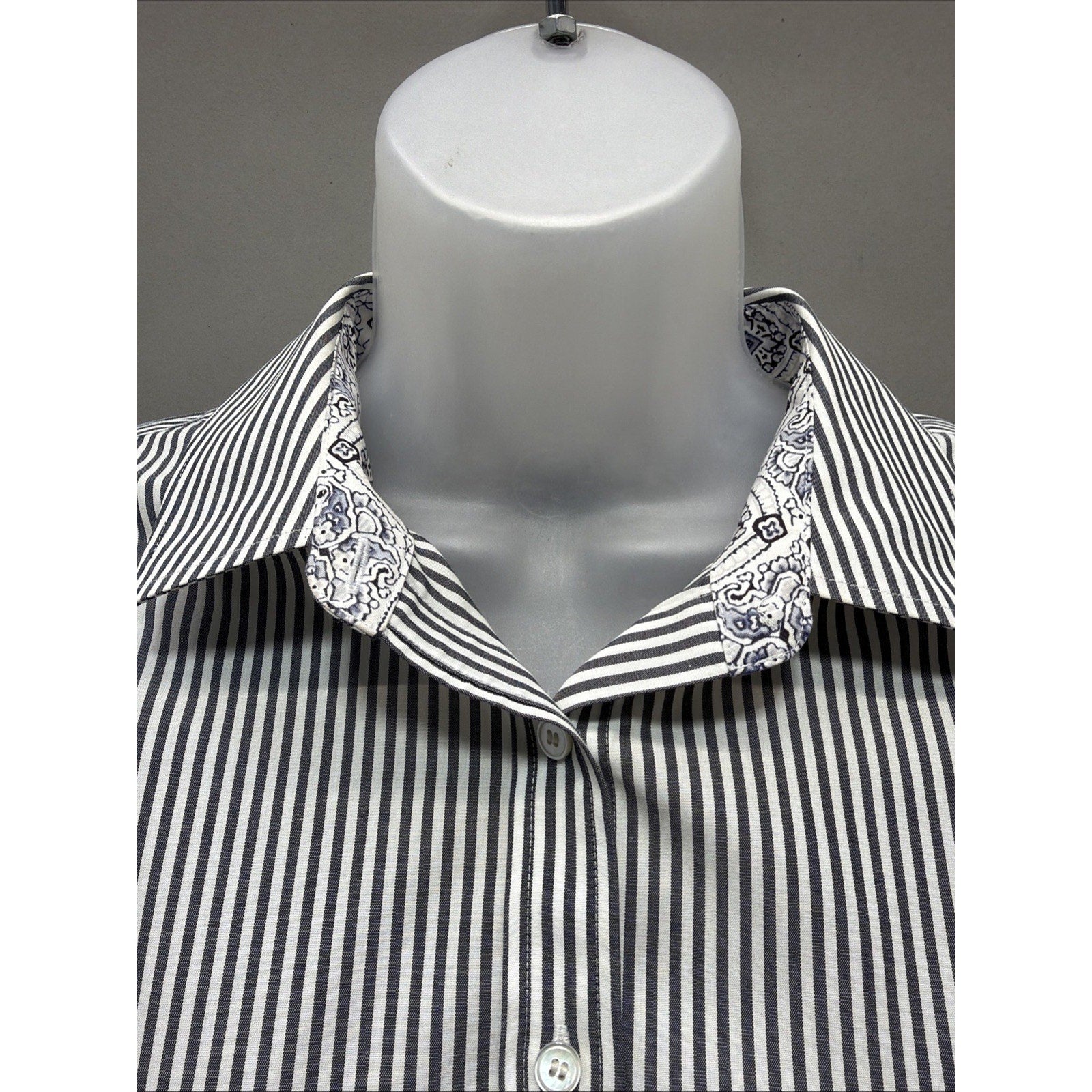 Talbots Wrinkle Resistant Striped Gray White Button Up Shirt 8 Career Preppy
