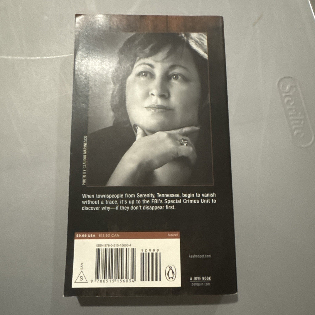 Fear the Dark (A Bishop/SCU Novel) - Paperback By Hooper, Kay - GOOD