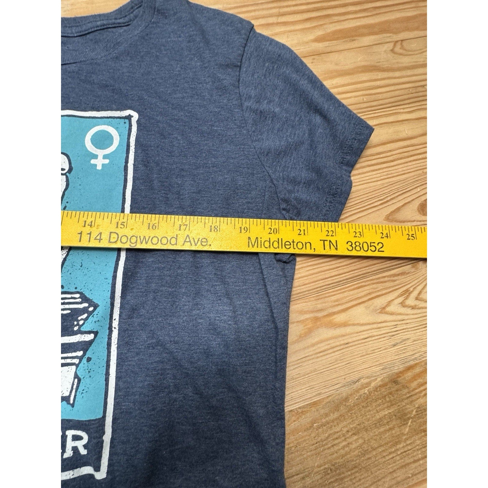 The Reader - Book Lover Reading Bookworm Reader T-Shirt Women’s Size X-Large