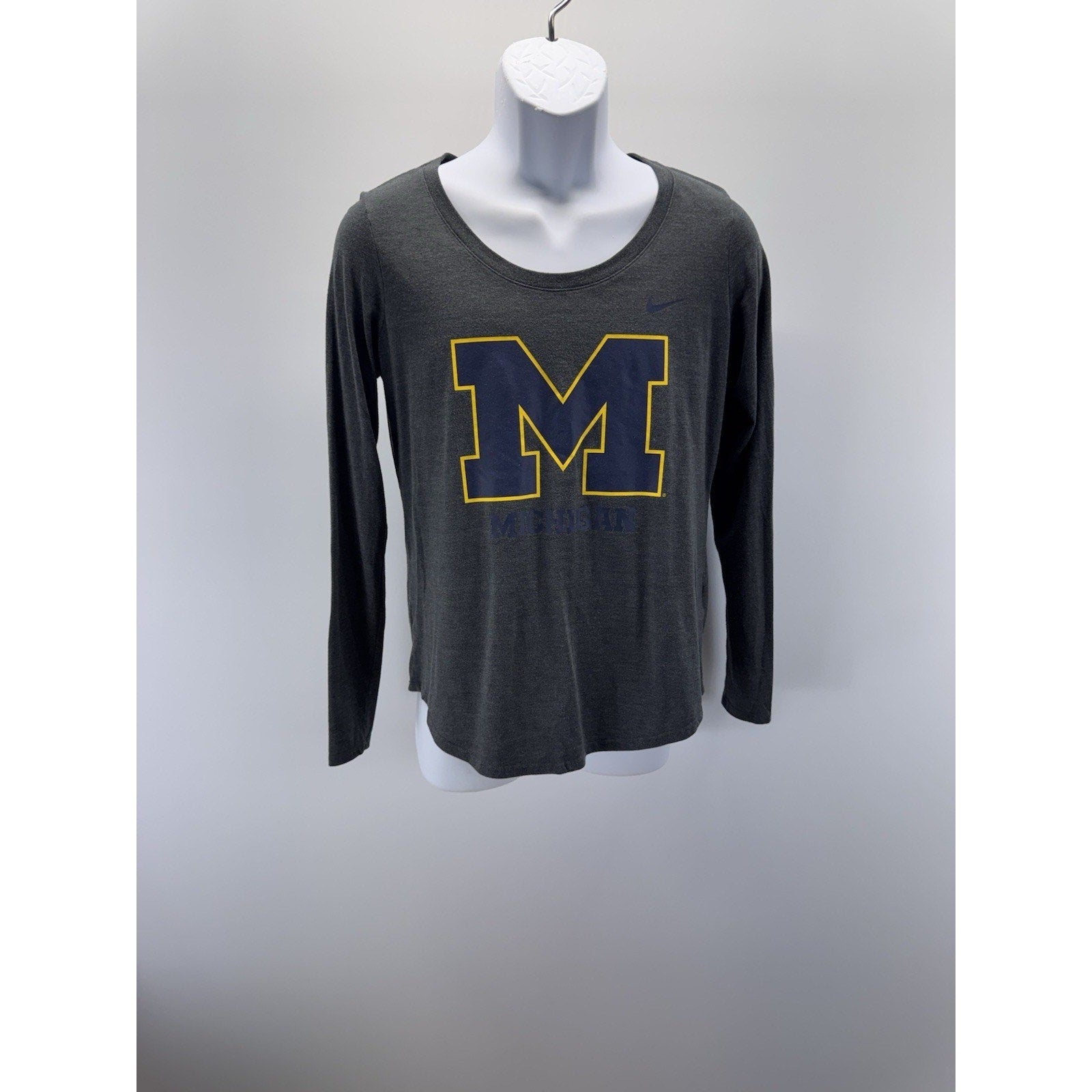 NIKE UNIVERSITY MICHIGAN WOOLVERINES FOOTBALL LONG SLEEVE T-SHIRT Gray Medium
