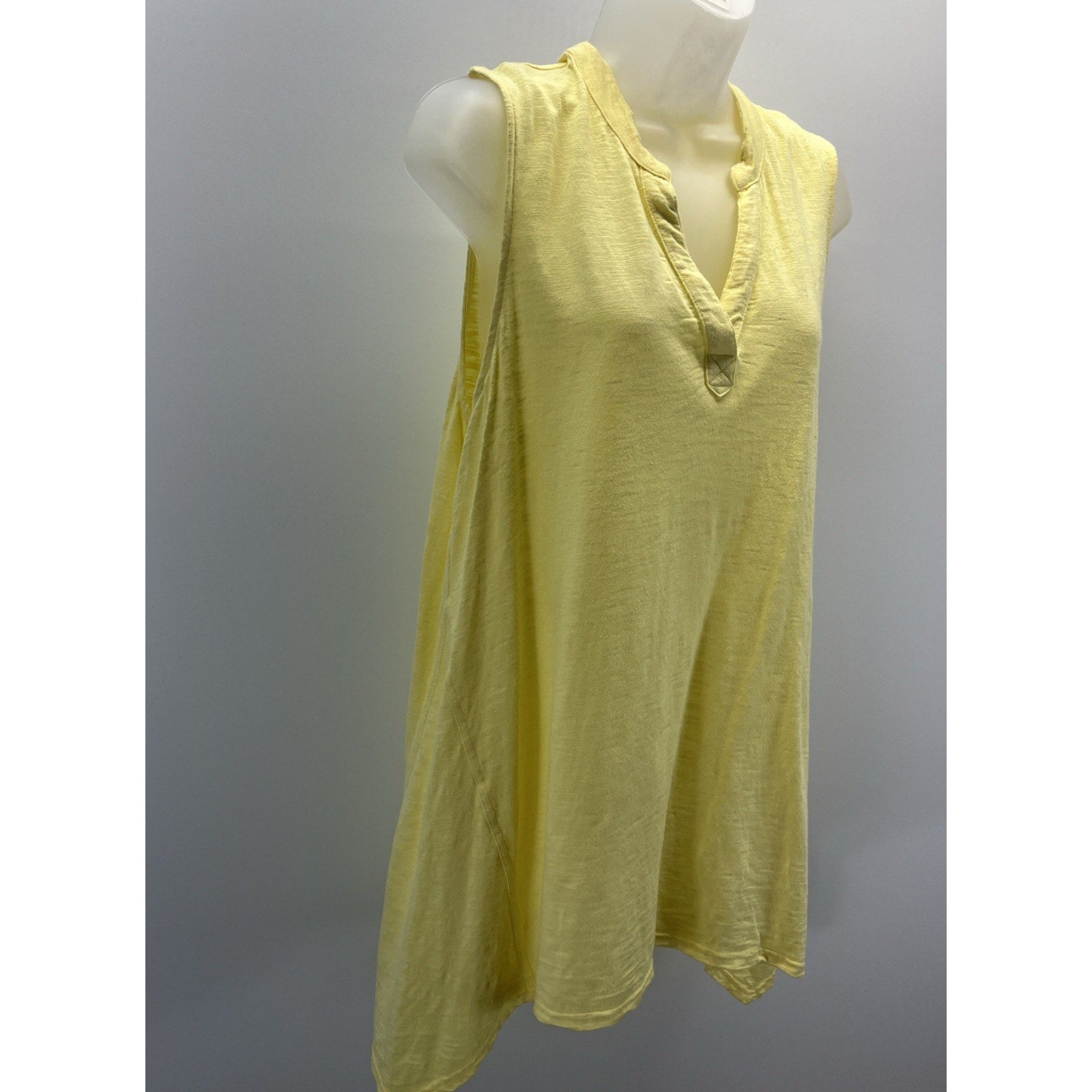 Chicos Sleeveless Top Size 2 Yellow Popover