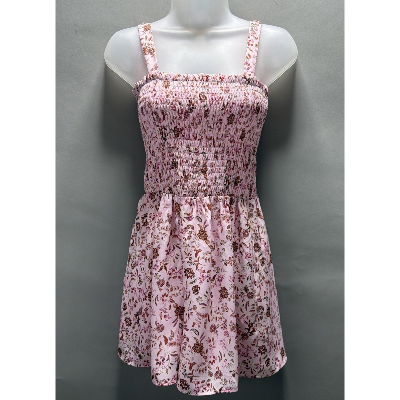Francesca’s Bette Smocked Pink Floral Romper Size Medium NWT Lined Stretchy