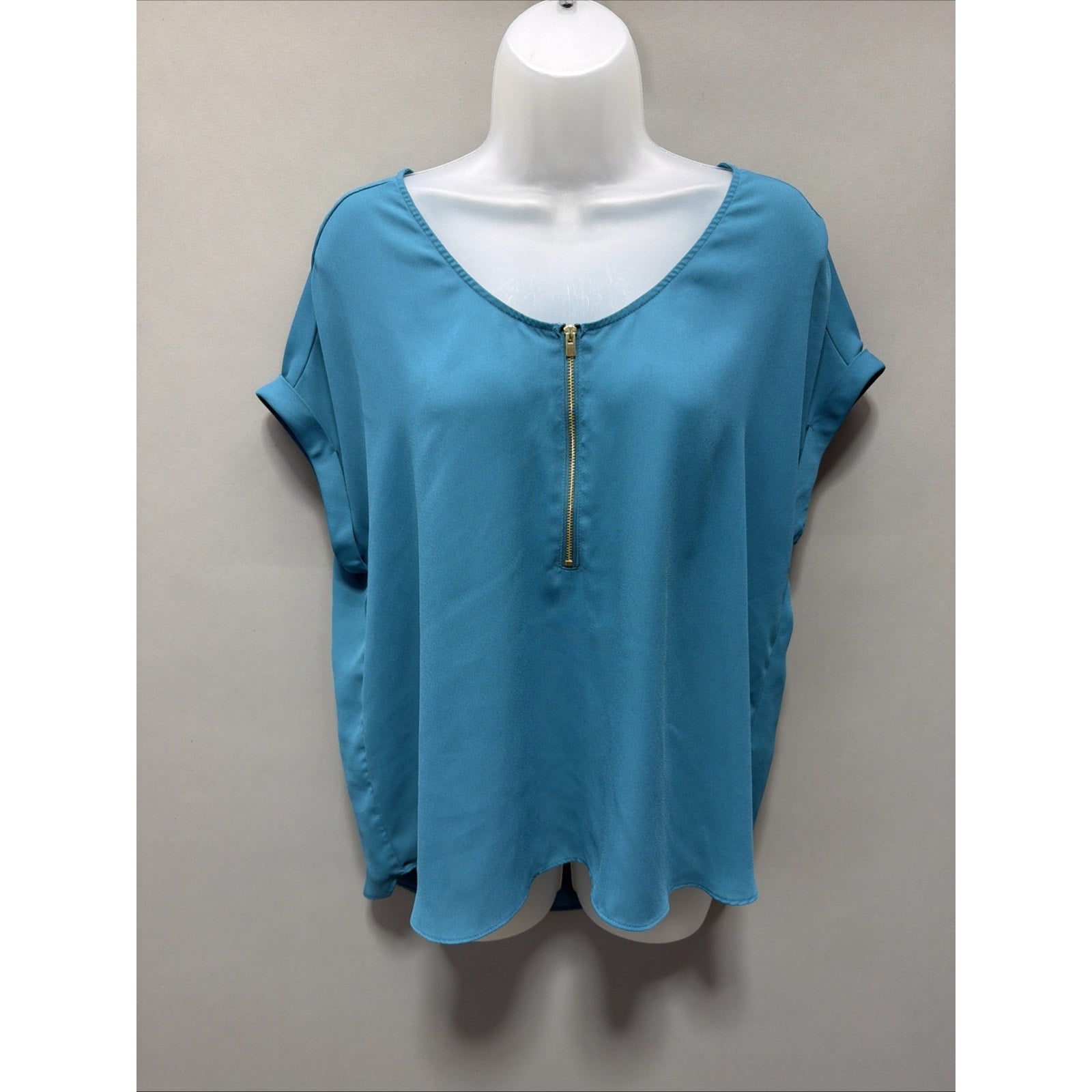 Bold Elements Cut To Curve Women’s Blue Shiffon Short Sleeve Shirt Gold Zip L