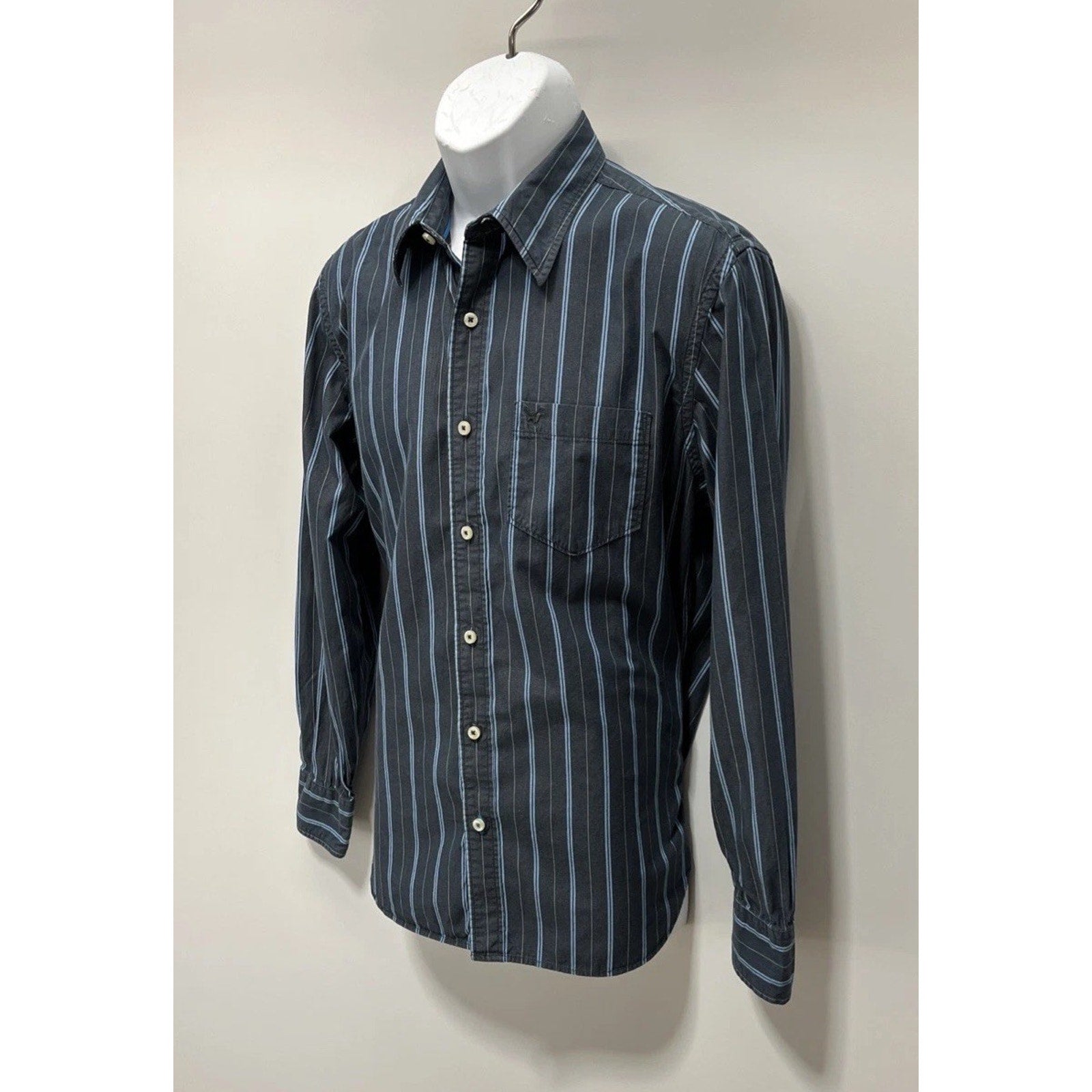 American Eagle Mens Vintage Fit LS Button Up Navy Blue Striped Dress Shirt M