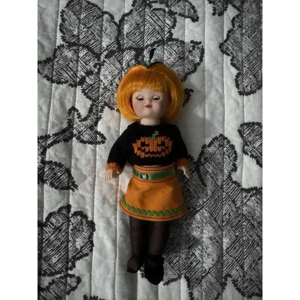 Madame Alexander Pumpkin Perfect Maggie 40425 8” Halloween Doll HTF Pumpkin