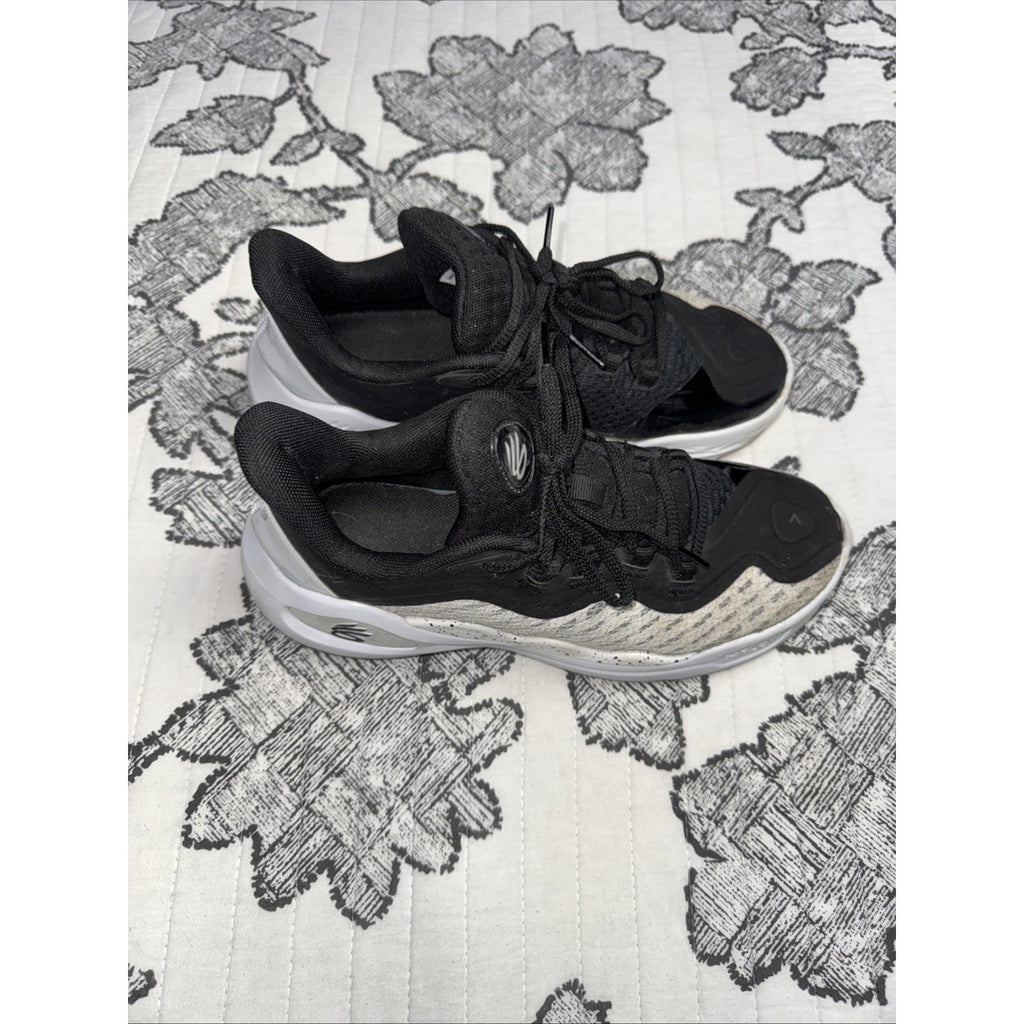 UnderArmour Curry Basketball Shoe 3026736-104 Men’s 6.5 Women’s 8