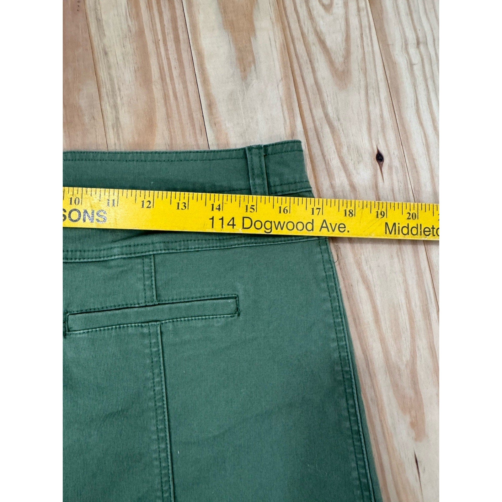 Soundgirl Y2K Green Jean Skirt Measures Full Front Buttons, Pockets Women’s 30