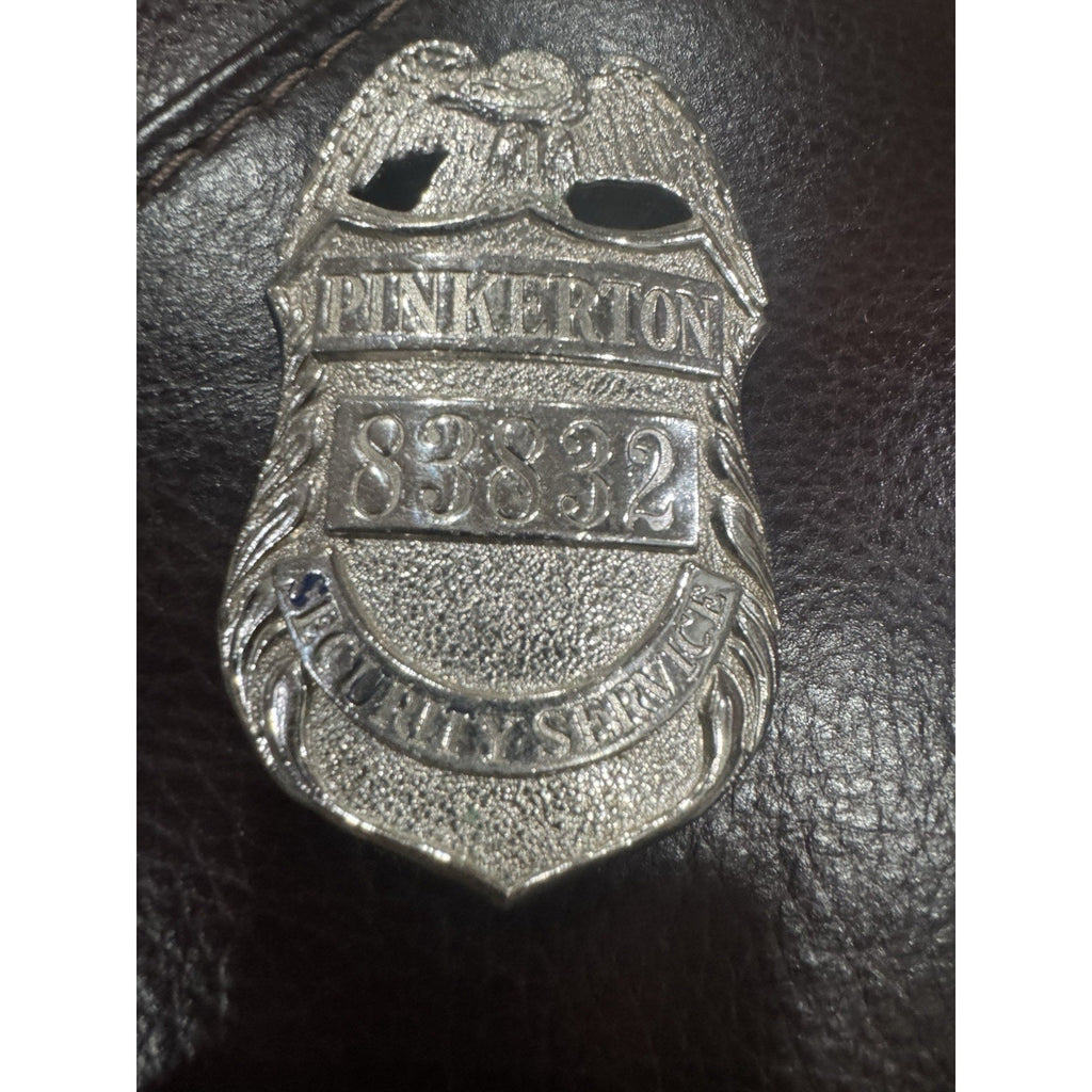 PINKERTON Security Service BADGE #83832 Silver Enamel EAGLE OBSOLETE Collectable