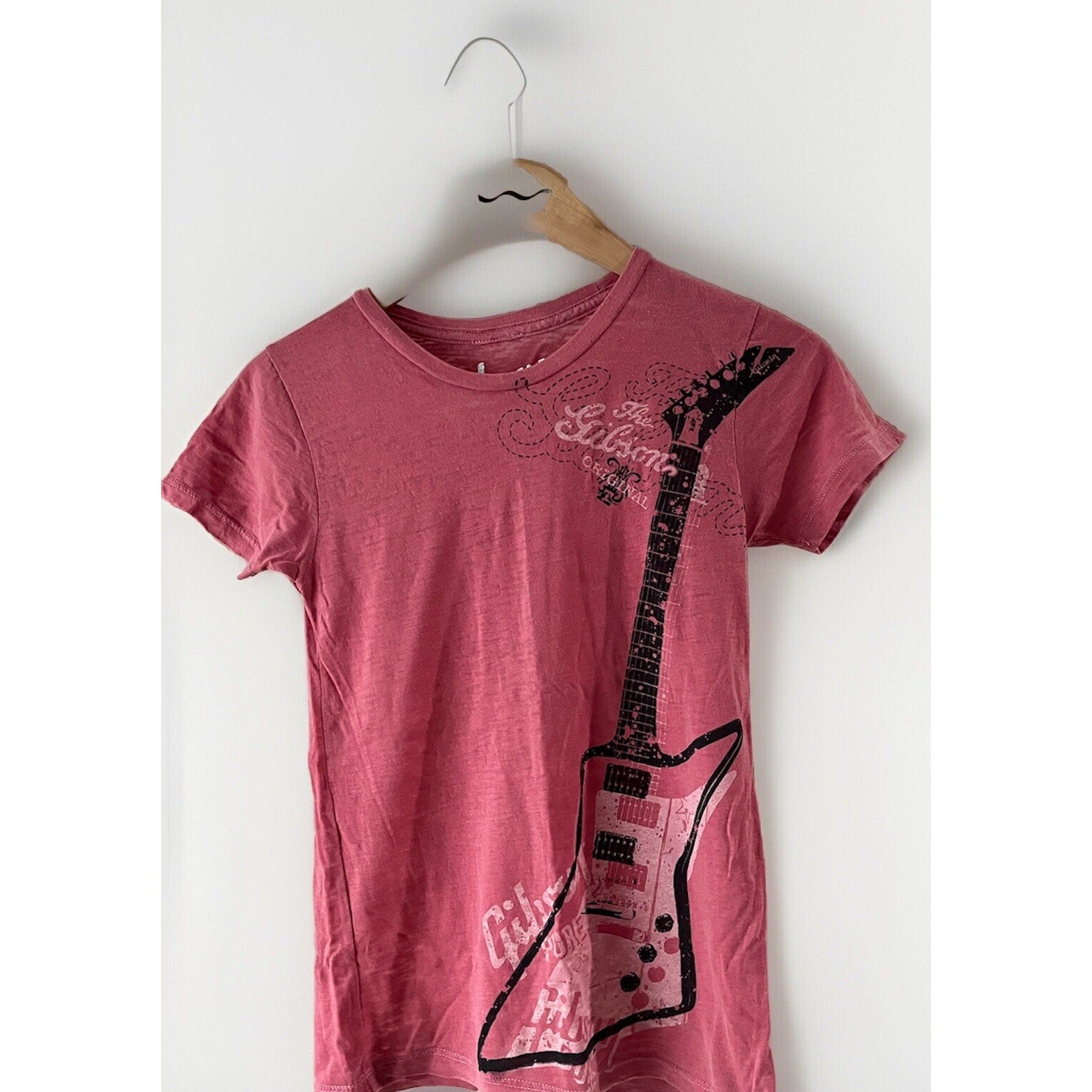 Gibson Guitar Pink T-Shirt Junior Size Small NWOT
