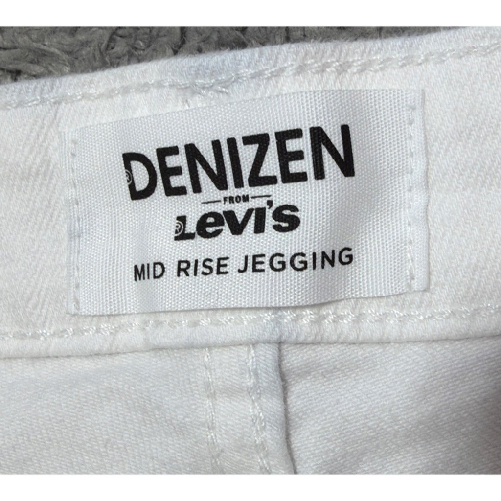 DENIZEN Levis womens Mid rise jegging size 15/32 stretch solid white denim