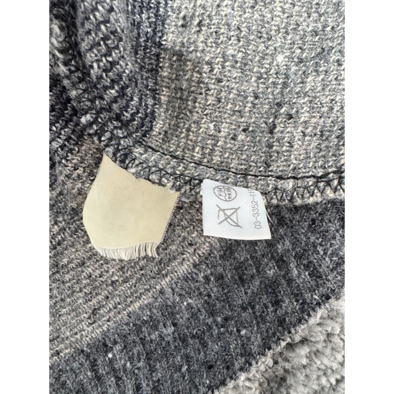 Vintage 90s Men’s Wool Wash Wear Sweater Wool Size L Gray Orange Black