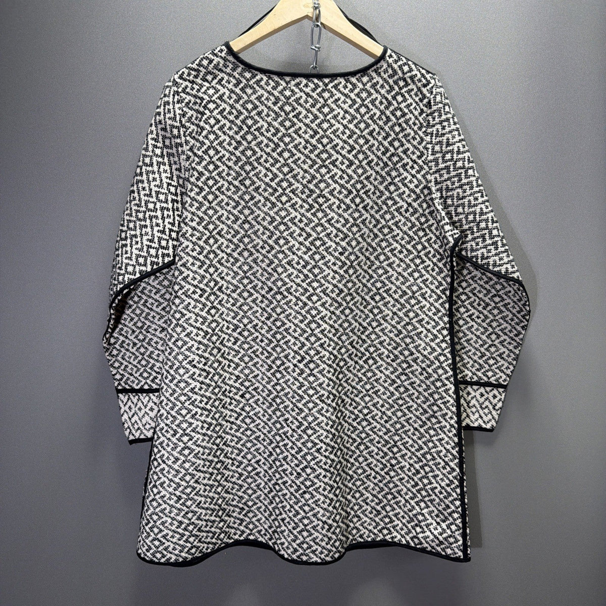 Sweet Magnolia Cardigan Jacket Womens L Black White Geometric Tassel Tie NWOT