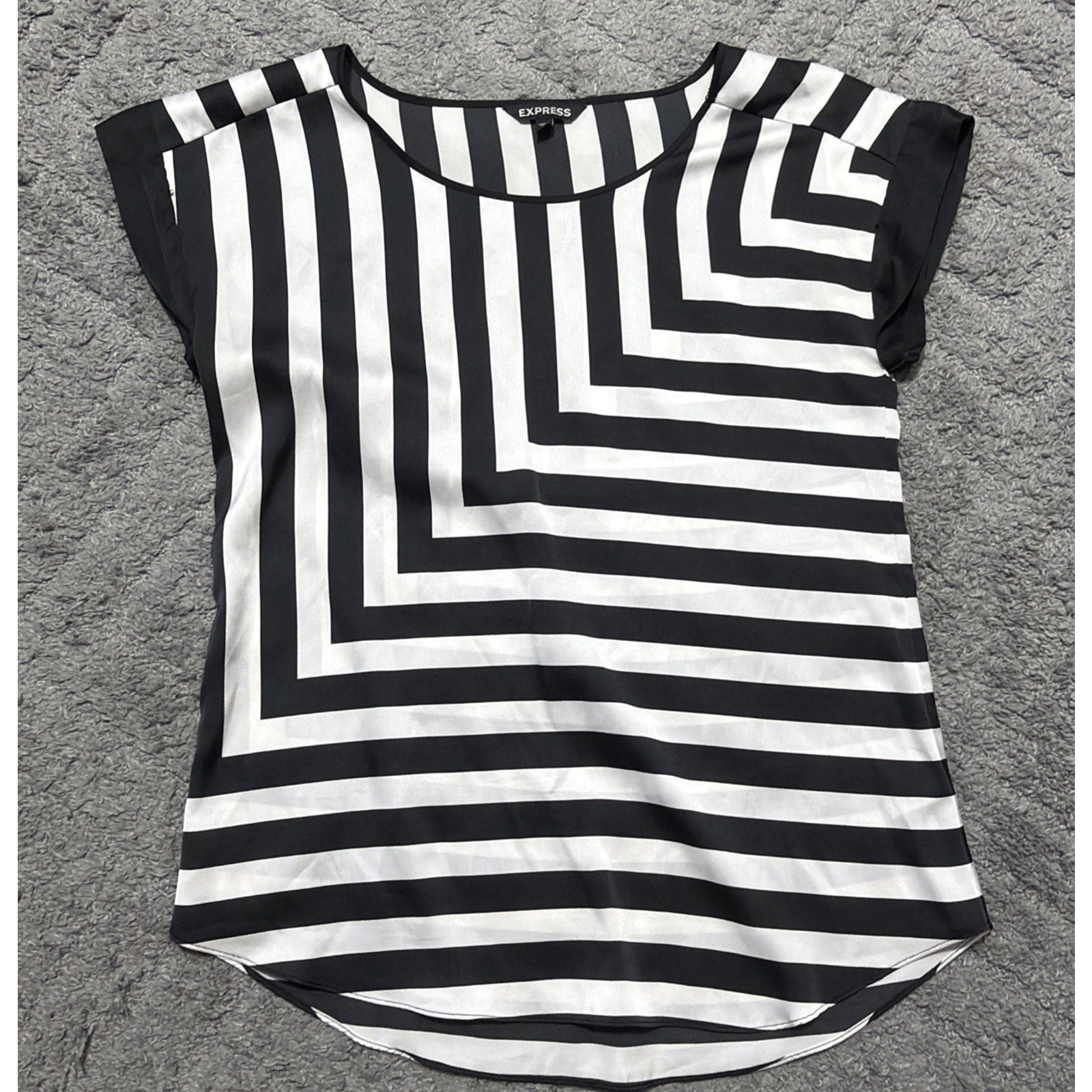 Express Women's Black And White Short Sleeve Shirt Blouse stripes Size Medium
