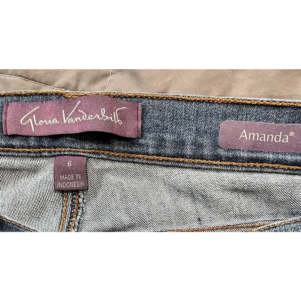 Gloria Vanderbilt Amanda Women's Midrise Distressed Blue Jeans Size 6 28X29 1/2