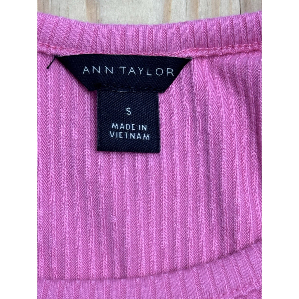 Ann Taylor Women’s Top Small Pink Long Sleeve Ruffled Shoulder