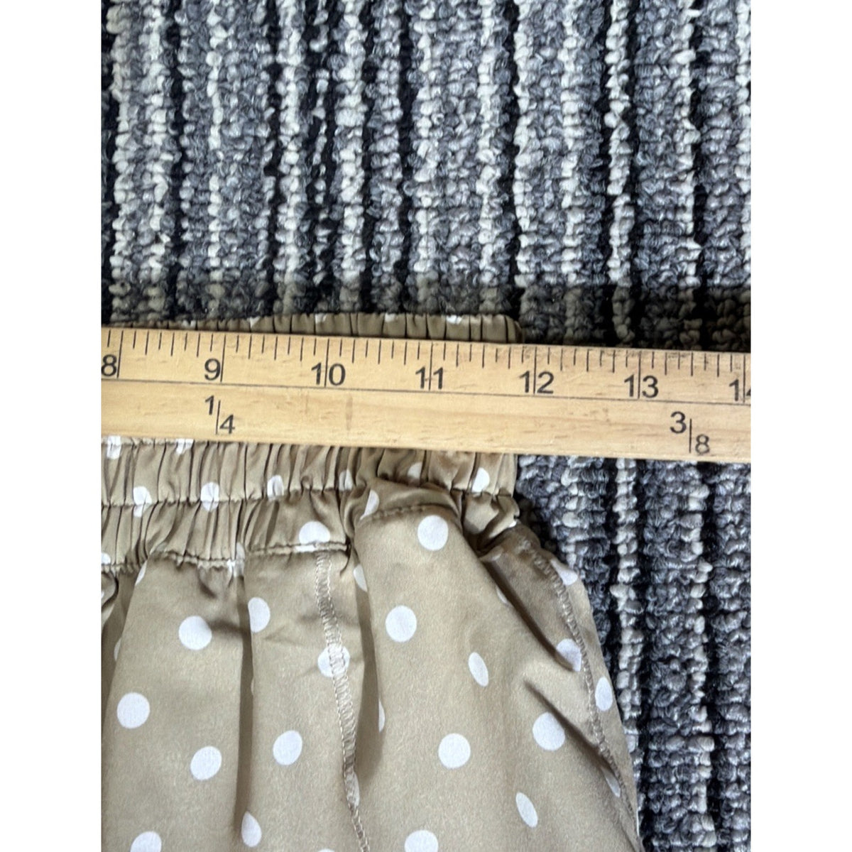 Lululemon Hotty Hot High-Rise Short 2.5" Simple Polka White Sheer Oak Size 4