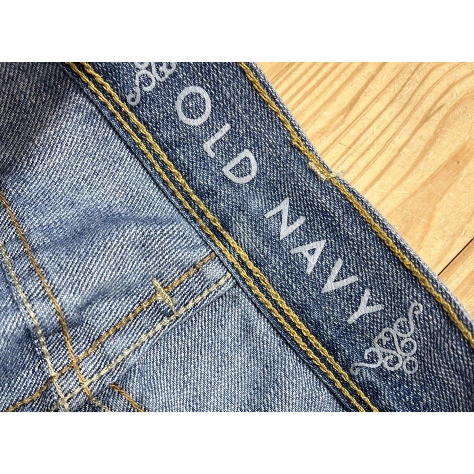 Old Navy Denim Mini Skirt Women's Size 2 Blue Flat Front Frayed Hem