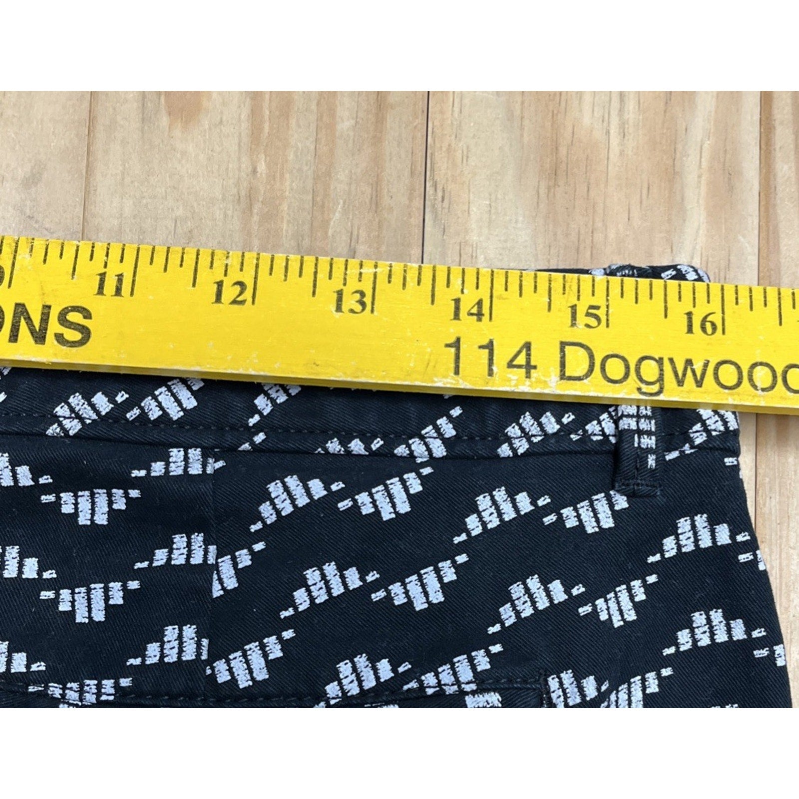 Old Navy Black White Geometric Print Pixie Shorts Sz 6