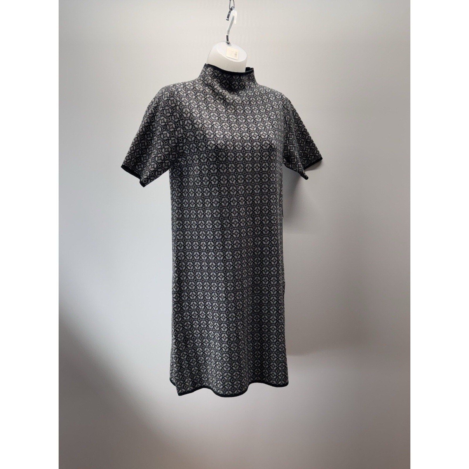 Nicole Miller Geo Print Black White Short Sleeve Sweater Dress Size Small NWT