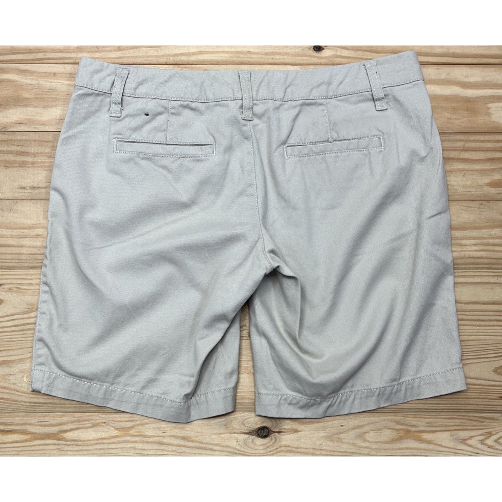 Aeropostale Bermuda Shorts Twill Womens Size 2 Khaki