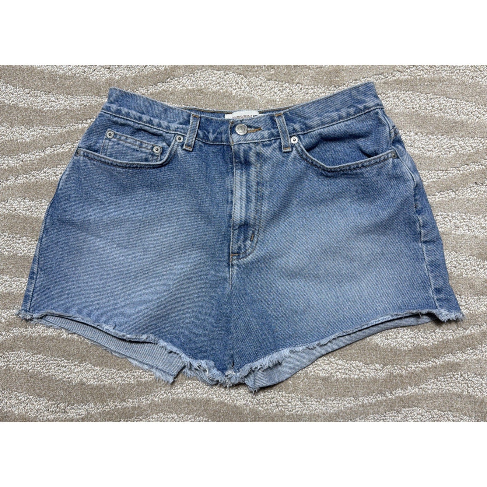 London Jean Women’s Sz 8 High Waisted Mom Cut Off Blue Jean Shorts 3”L