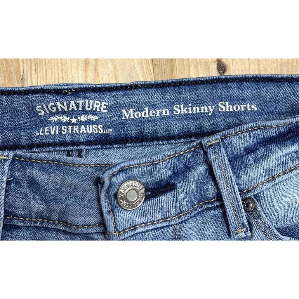 Levi's Signature Womens Shorts 6/28 Blue Modern Skinny Distressed