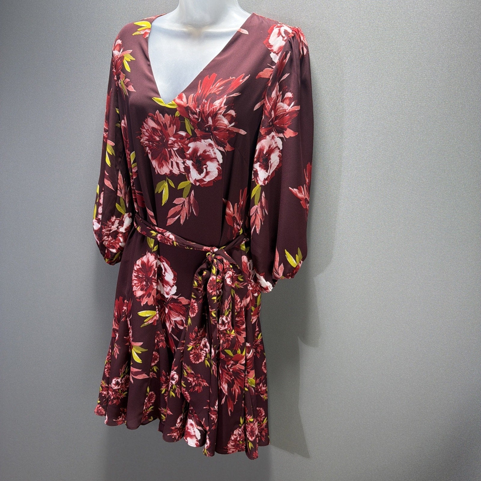 White House Black Market V-Neck Godet Dress, Burgundy Floral Size 8 NWT