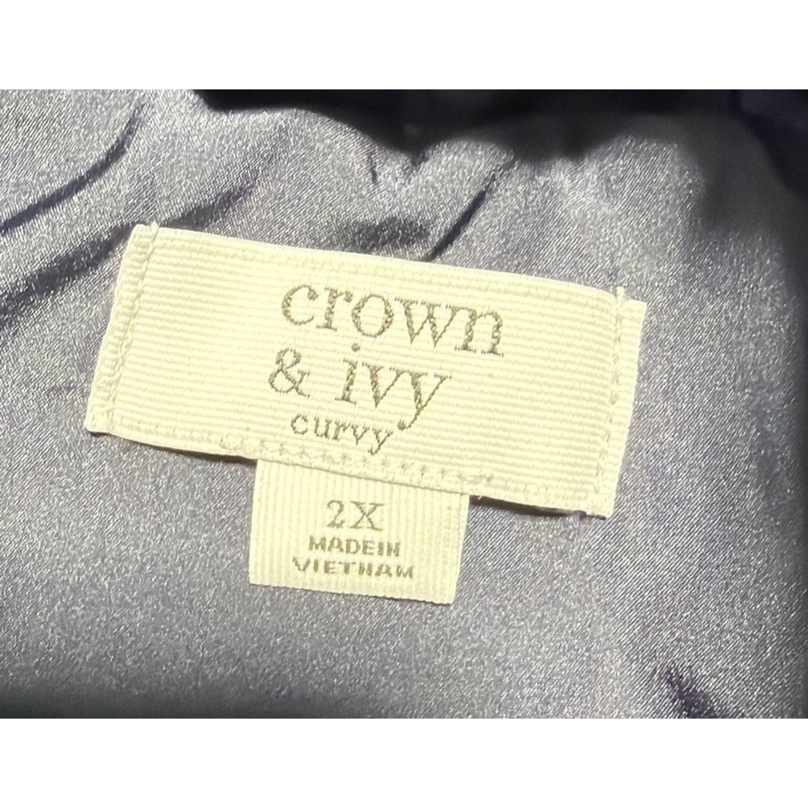 Crown & Ivy Curvy Women 2X Navy Blue Puffer Vest Quilted Snap Front Pockets