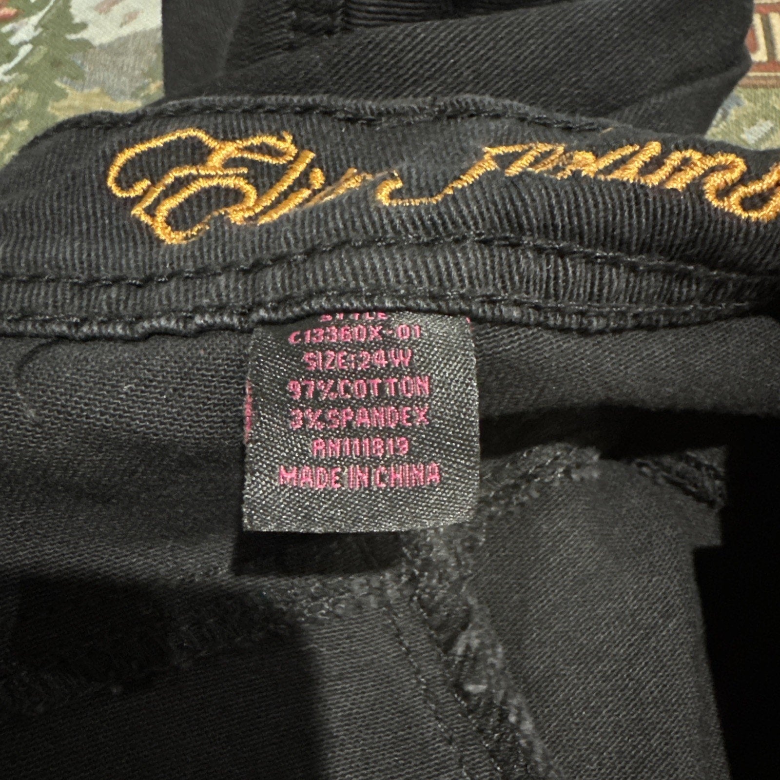 Elite Jeans Woman's Size 24W Black Capri Handcrafted Jeans Dressbarn NWT