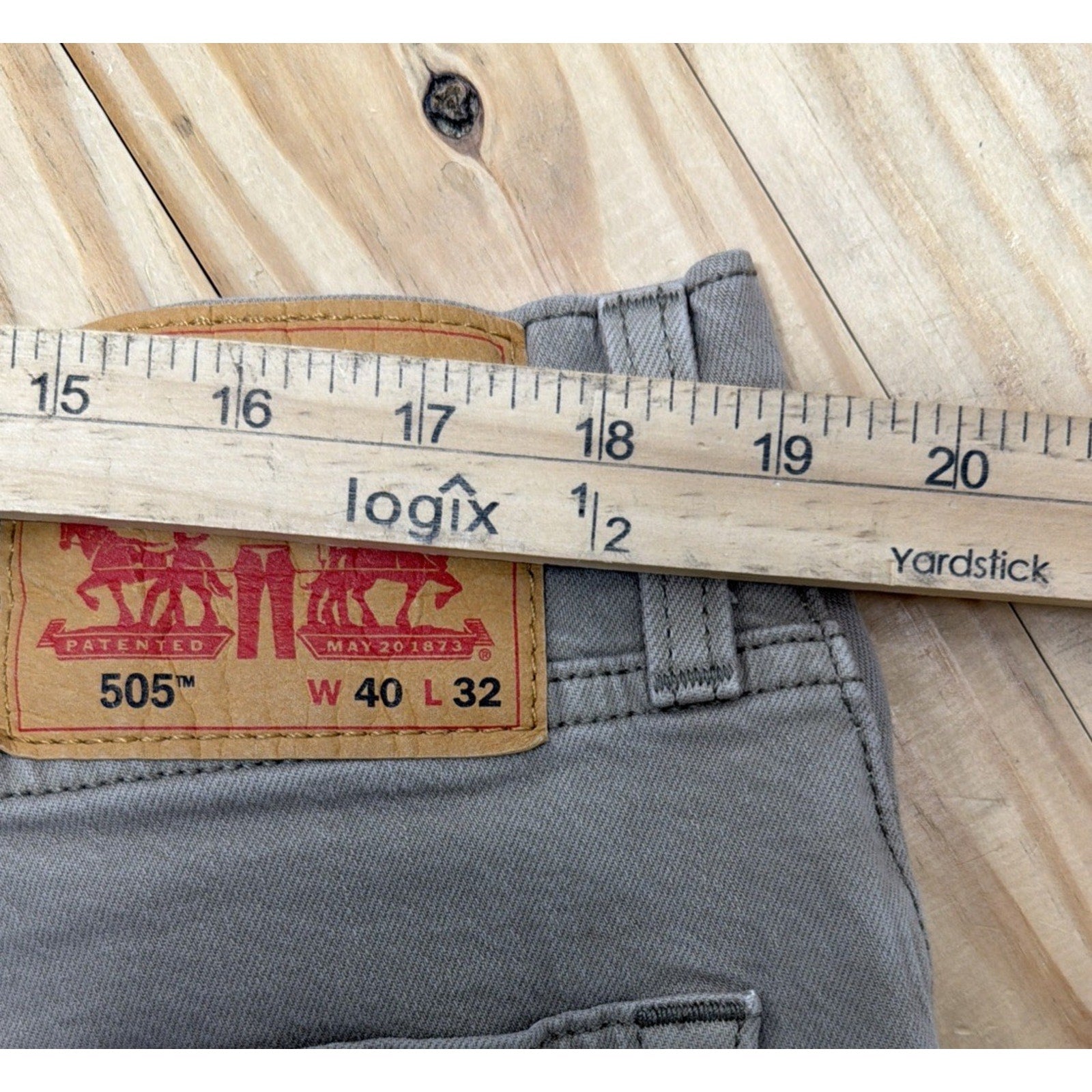 LEVIS 505 Red Tab Men 40x32 Regular Fit Straight Leg Beige Cotton Denim Jeans