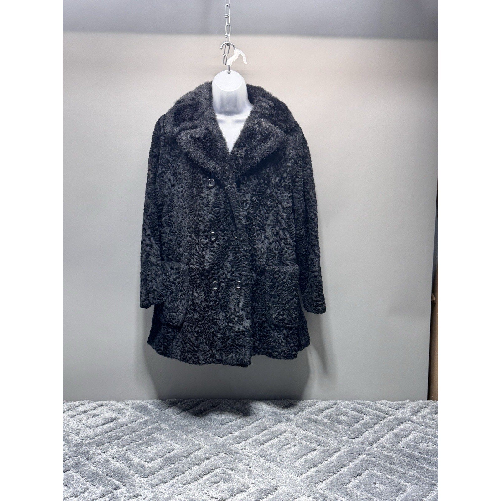 Vintage Black Persian Lamb Fur Coat Made In The USA ILGWU Measures Women’s M