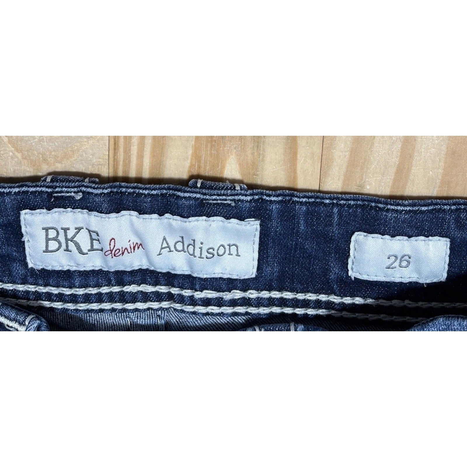 Buckle BKE Addison Straight Leg Flap Pocket Thick Stitch jean size 26x28 EUC
