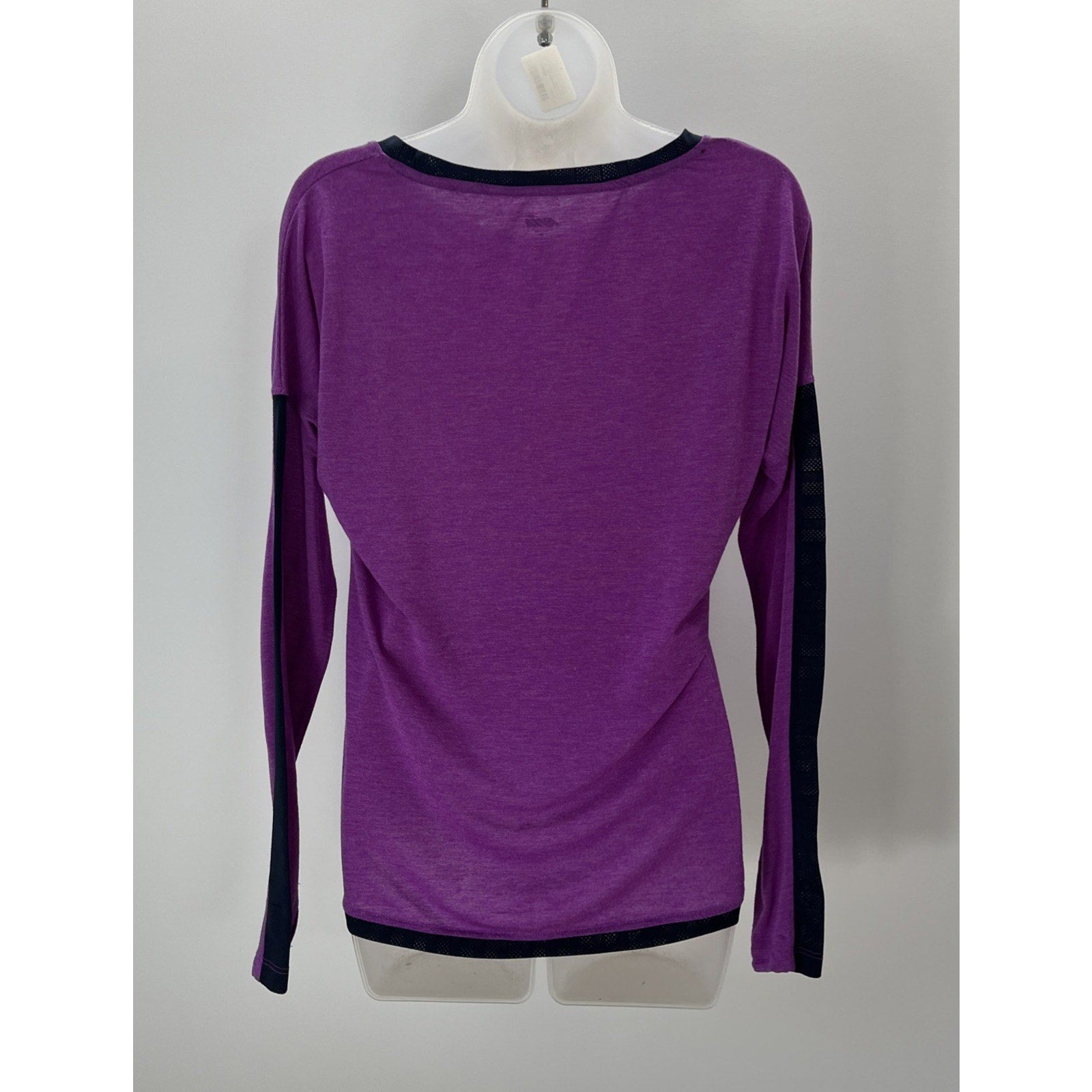 AVIA Estilo Shirt Thumb Hole Stretch Athletic LongSleeve Women M