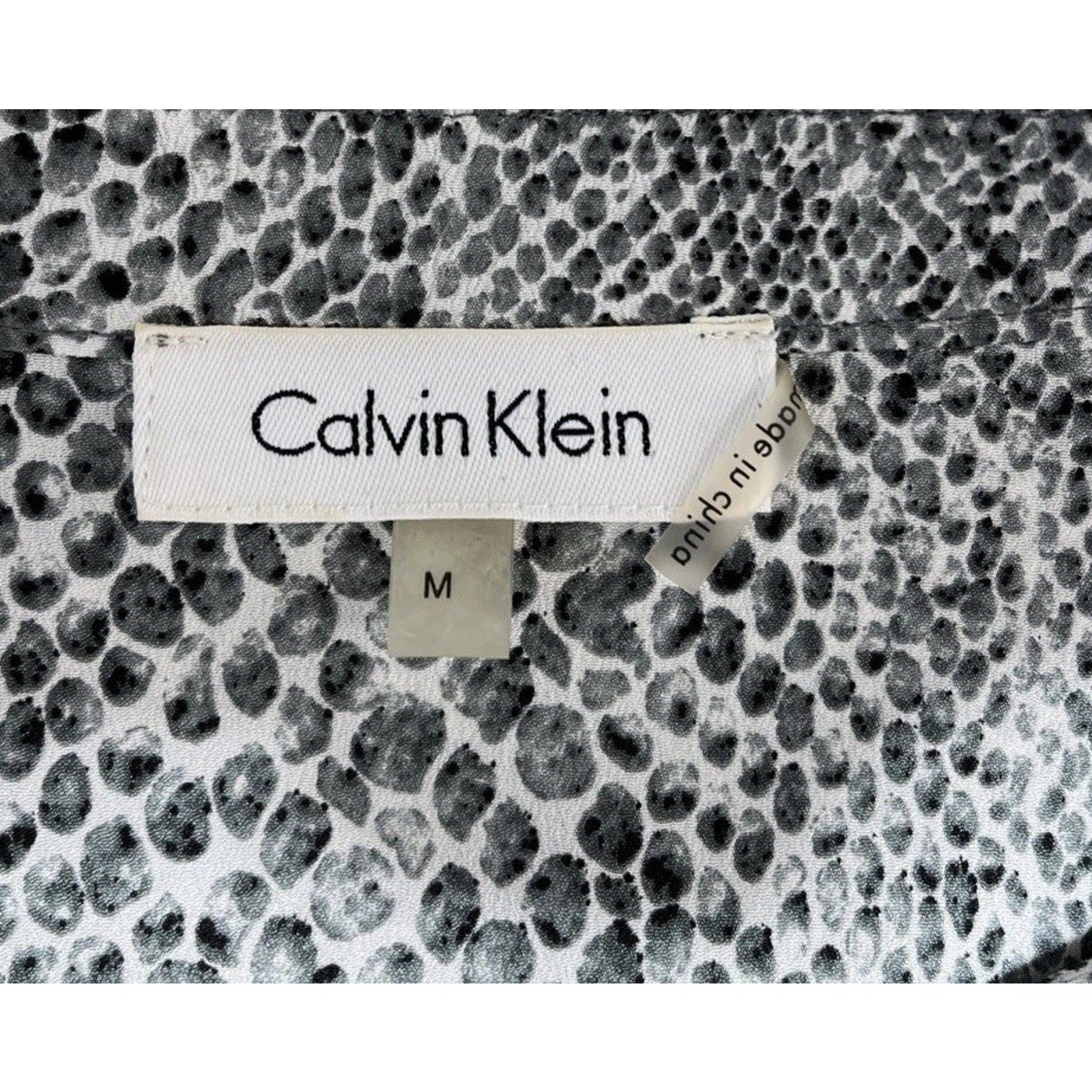 CALVIN KLEIN, WOMENS LS BUTTON DOWN, ANIMAL SKIN PRINT TOP Medium BLACK WHITE