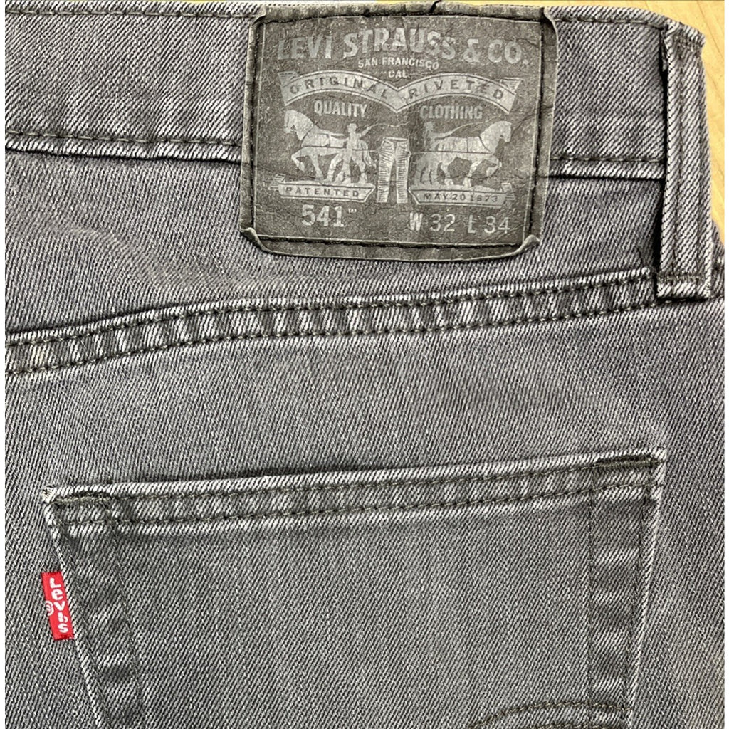 Levi's 541 Jeans Men's Size 32x34 Athletic Tapered Leg Gray Denim Jeans