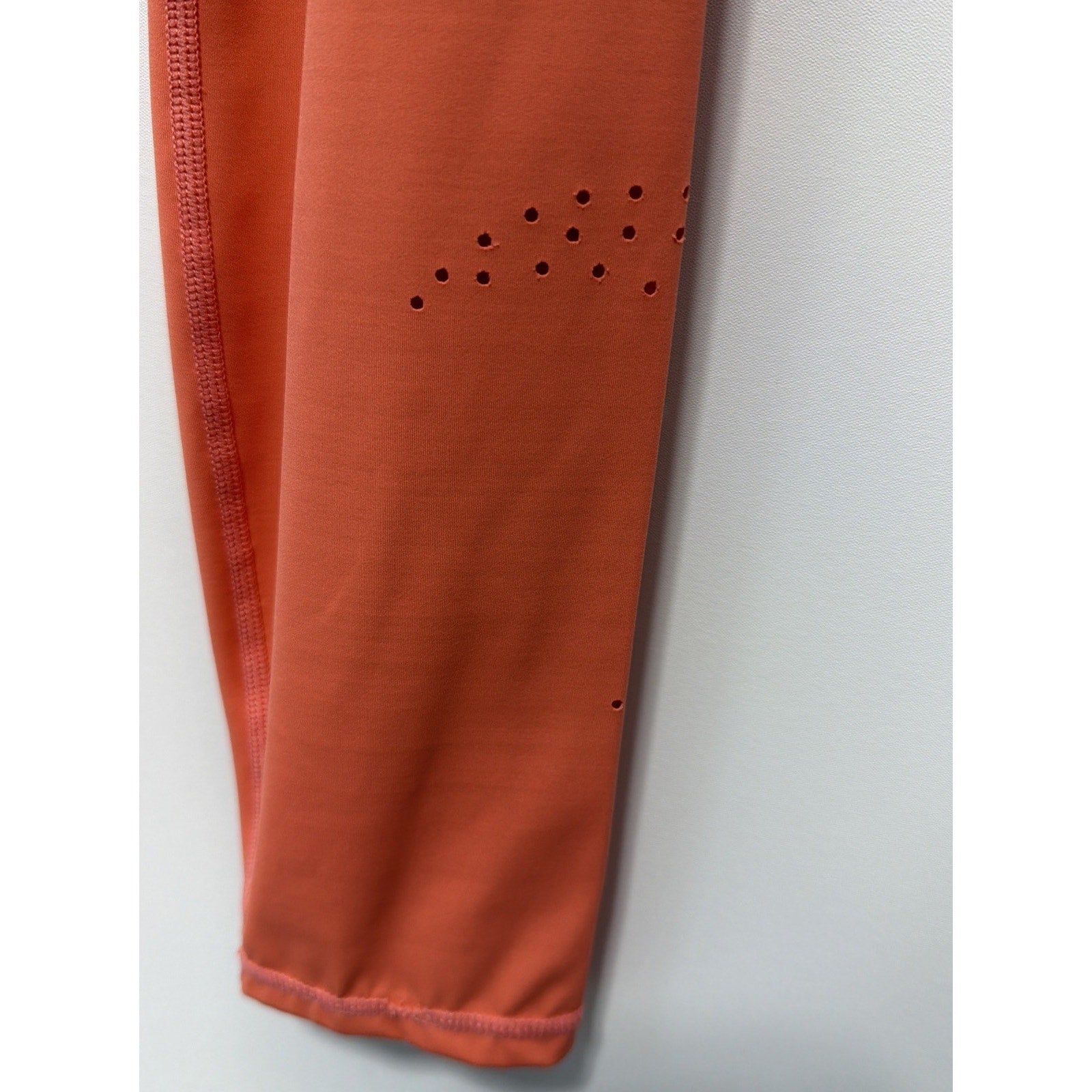 ZYIA ACTIVE Women’s Coral LASER CUT High Rise 7/8 Length Leggings Size 6–8