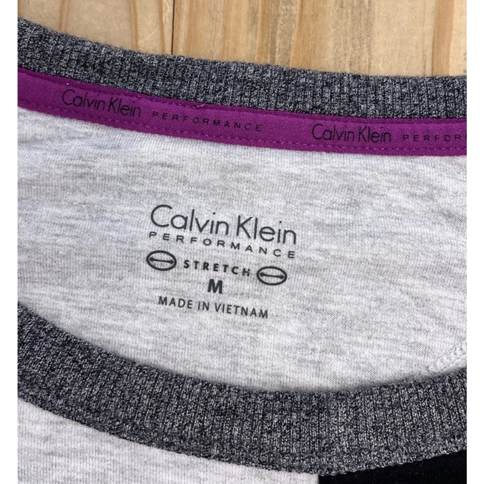 Calvin Klein Performance Triple Color Sharkbite Pullover Black M