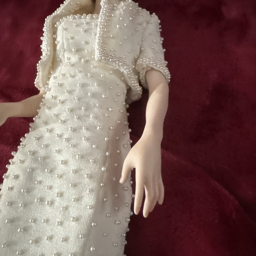 Diana Princess Porcelain Portrait Doll - Franklin Mint, White Pearl Dress