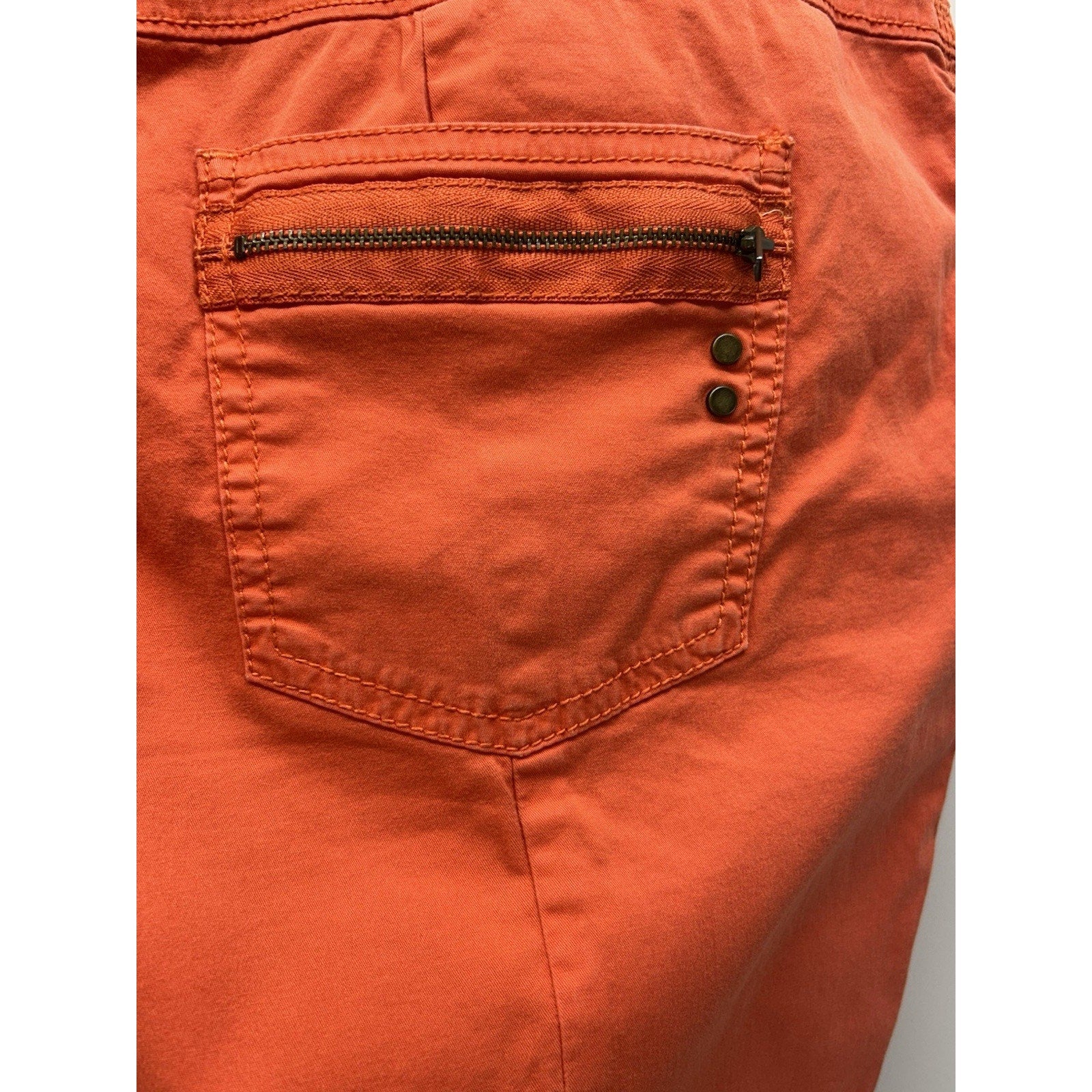 Chicos Pants 1 US Medium So Slimming Stretch Front Seam Career Minimalist Casual