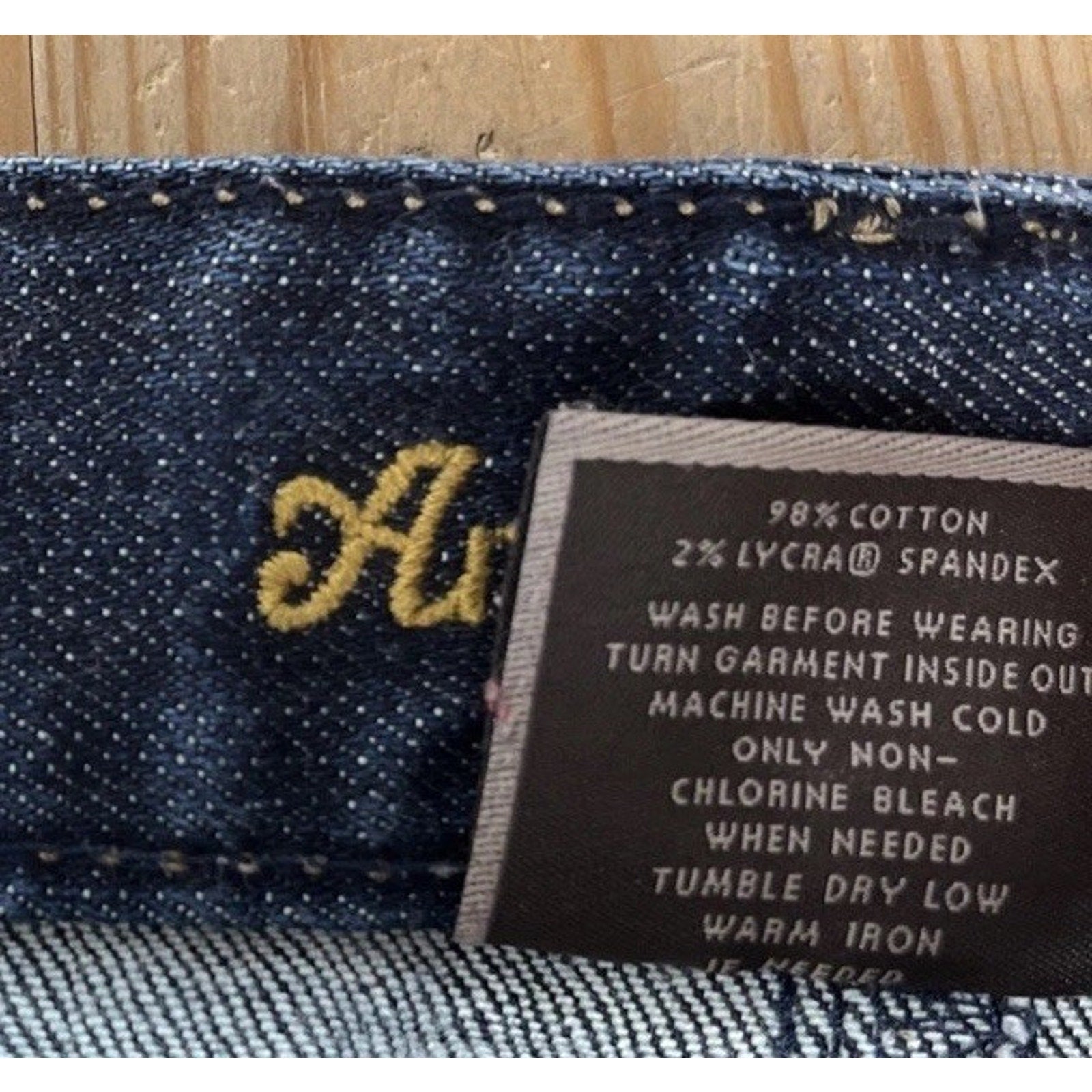 Ann Taylor Modern Fit Lindsay Waist Cropped Flap Pocket Dark Denim Jeans Size 6