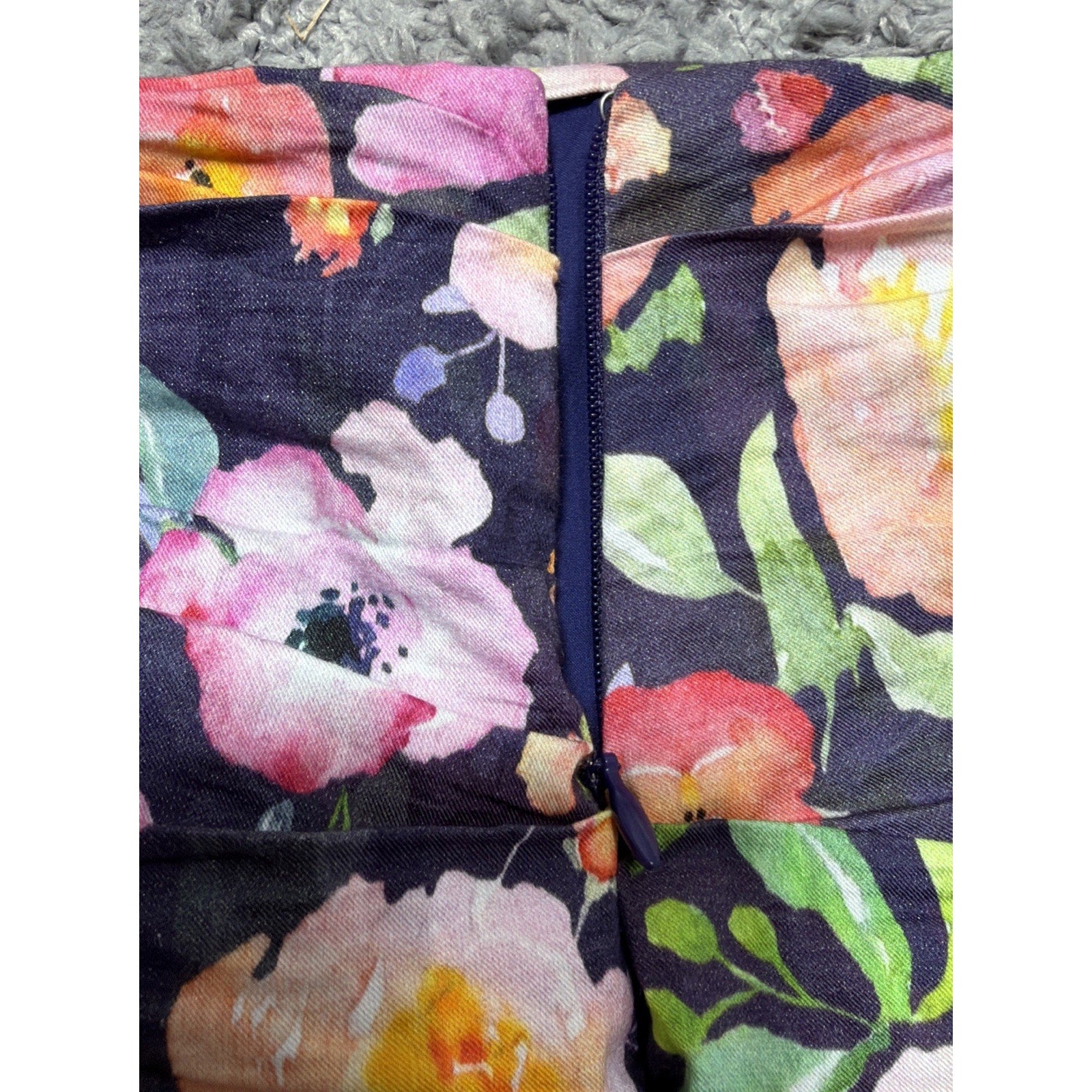 Women's Nicole Miller skirt Size 2 Lined Multi Color Floral Tropical Beach
