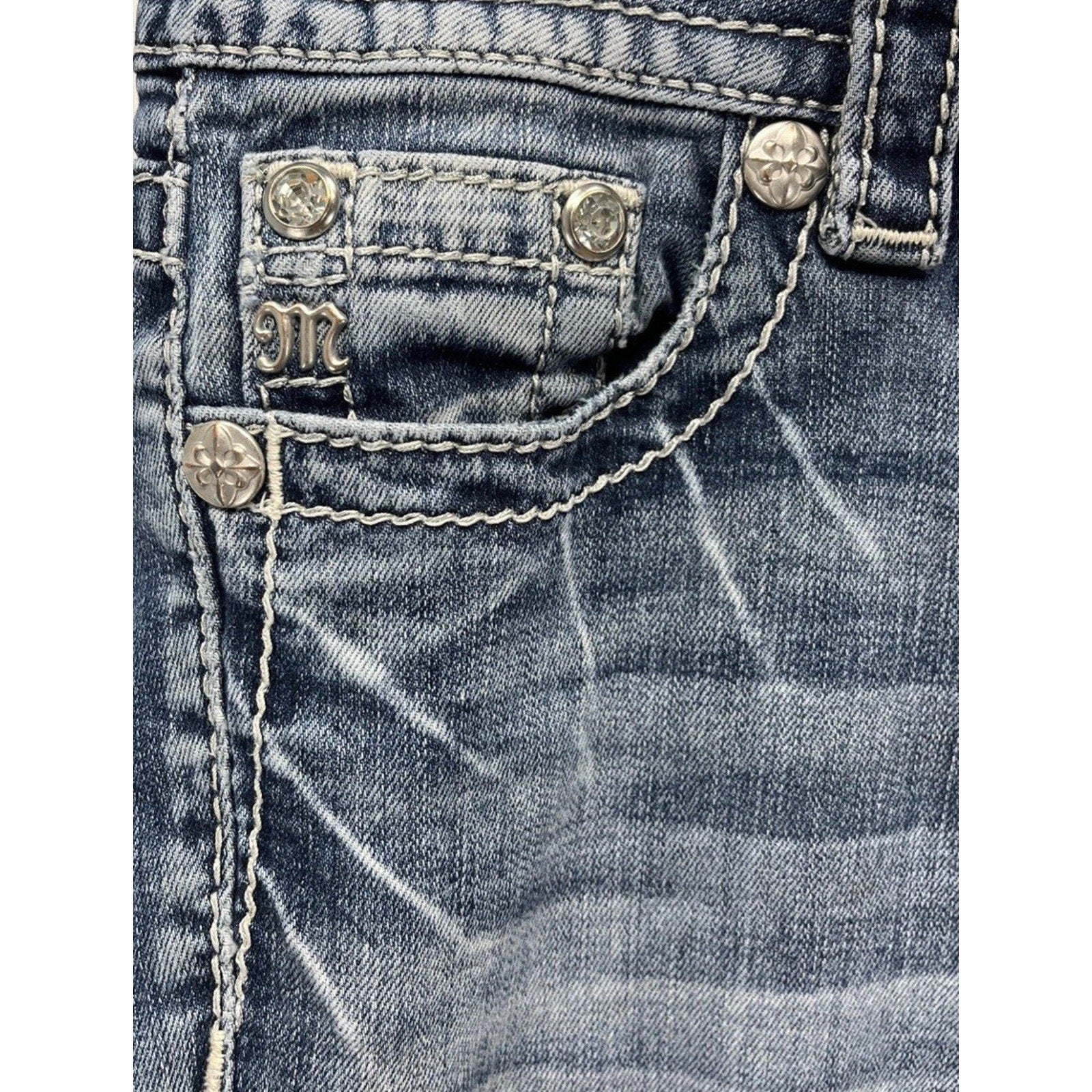 Miss Me Low Rise Signature Boot Cut Jeans Cow Design Pockets Size 26 Inseam 31.5