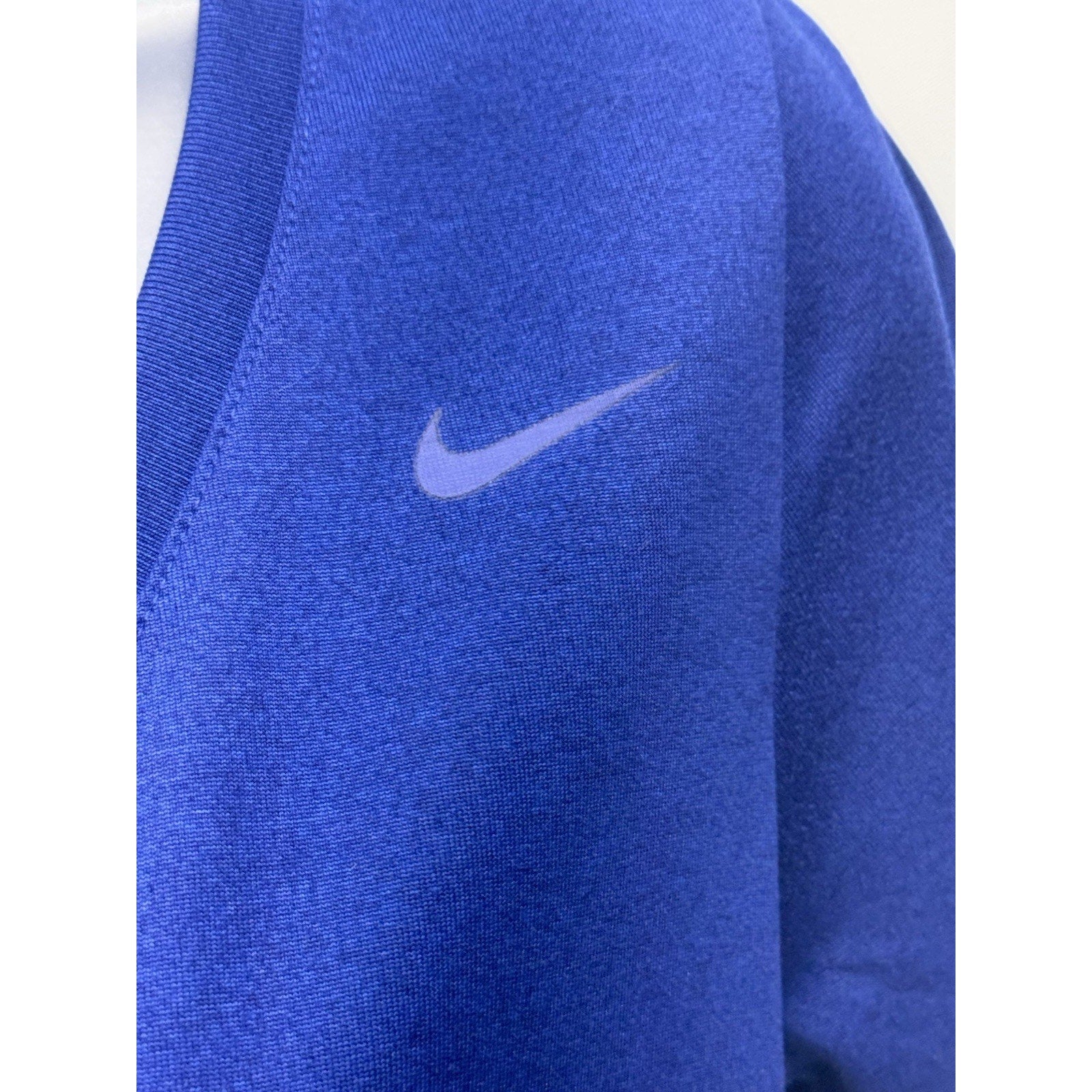 Nike Dri Fit Blue Tee V Neck Short Sleeve Swoosh Workout Gym Women’s Size Medium