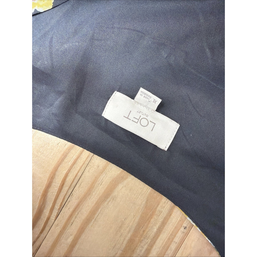 Loft Size XL Top Floral Print Drapey V-Neck Black Lined Blouse Button Front