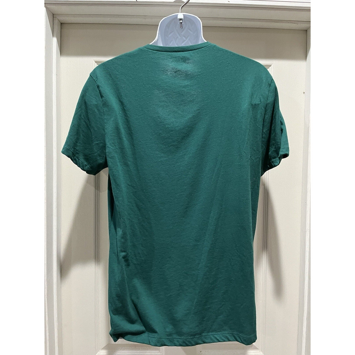 Old Navy Green Christmas "Santa Knows Whats Up" T- SHIRT Unisex Large