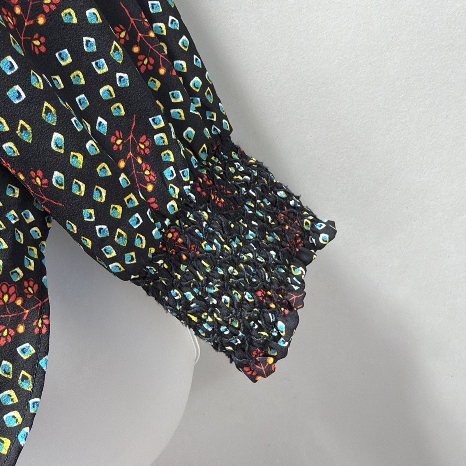 LOFT Black Red Blue Floral Long Sleeve Elastic Wrist Blouse Top Sz XS