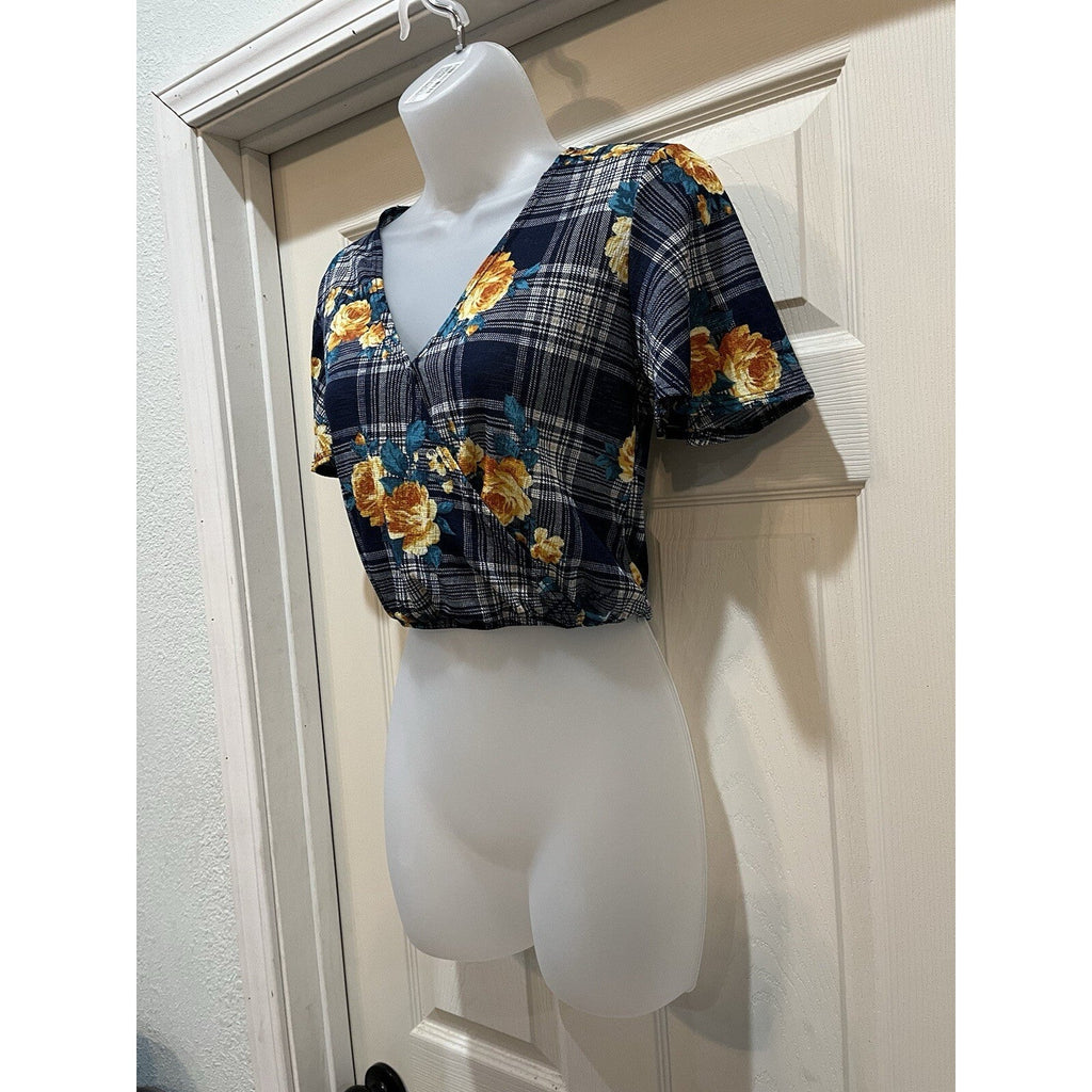 Discreet Blue Plaid Floral V-Neck Short Sleeve Crop Top Women's Size Small