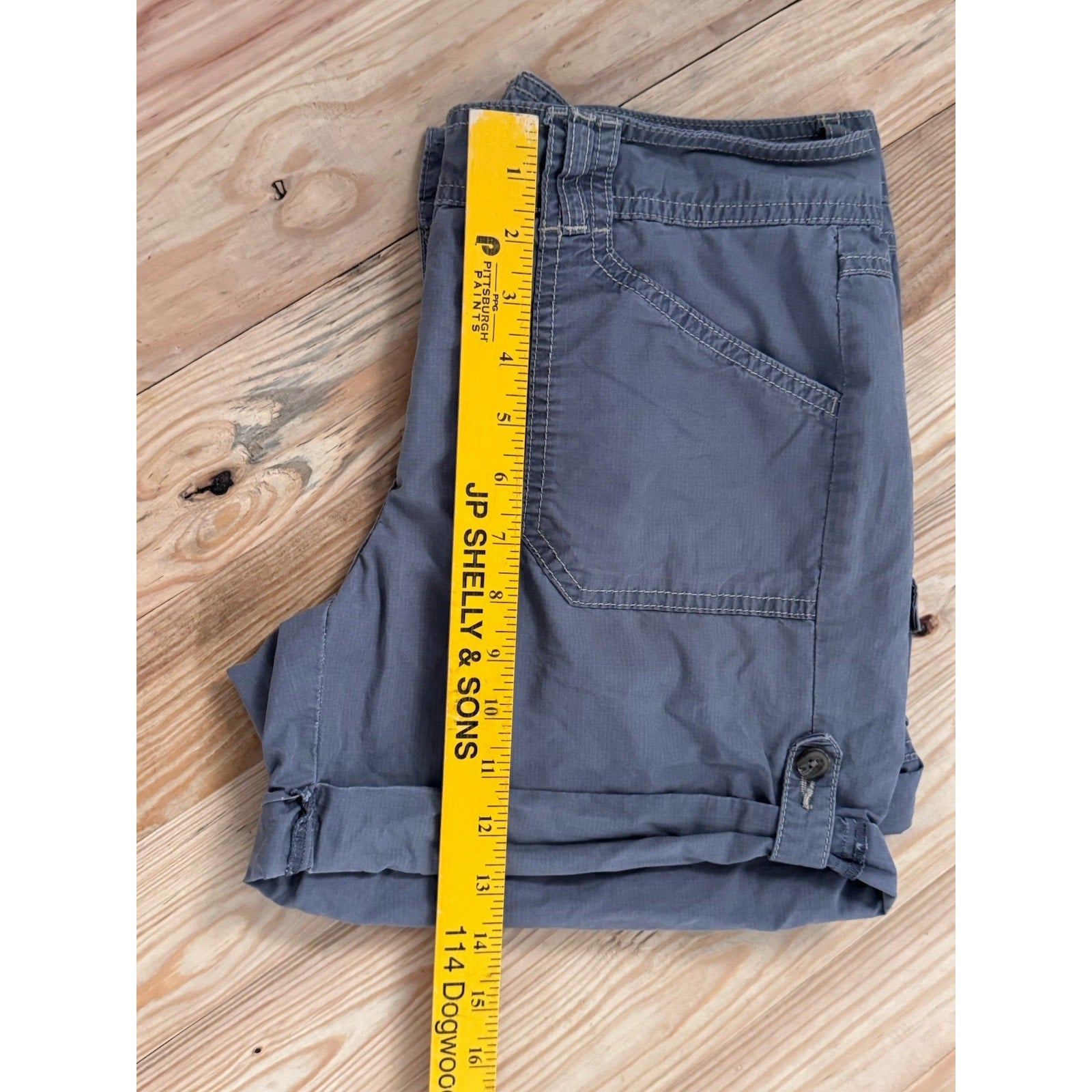 Tommy Hilfiger Shorts Women’s Size 6 Rolled Cuff Cargo Pockets Rip Stop Khaki