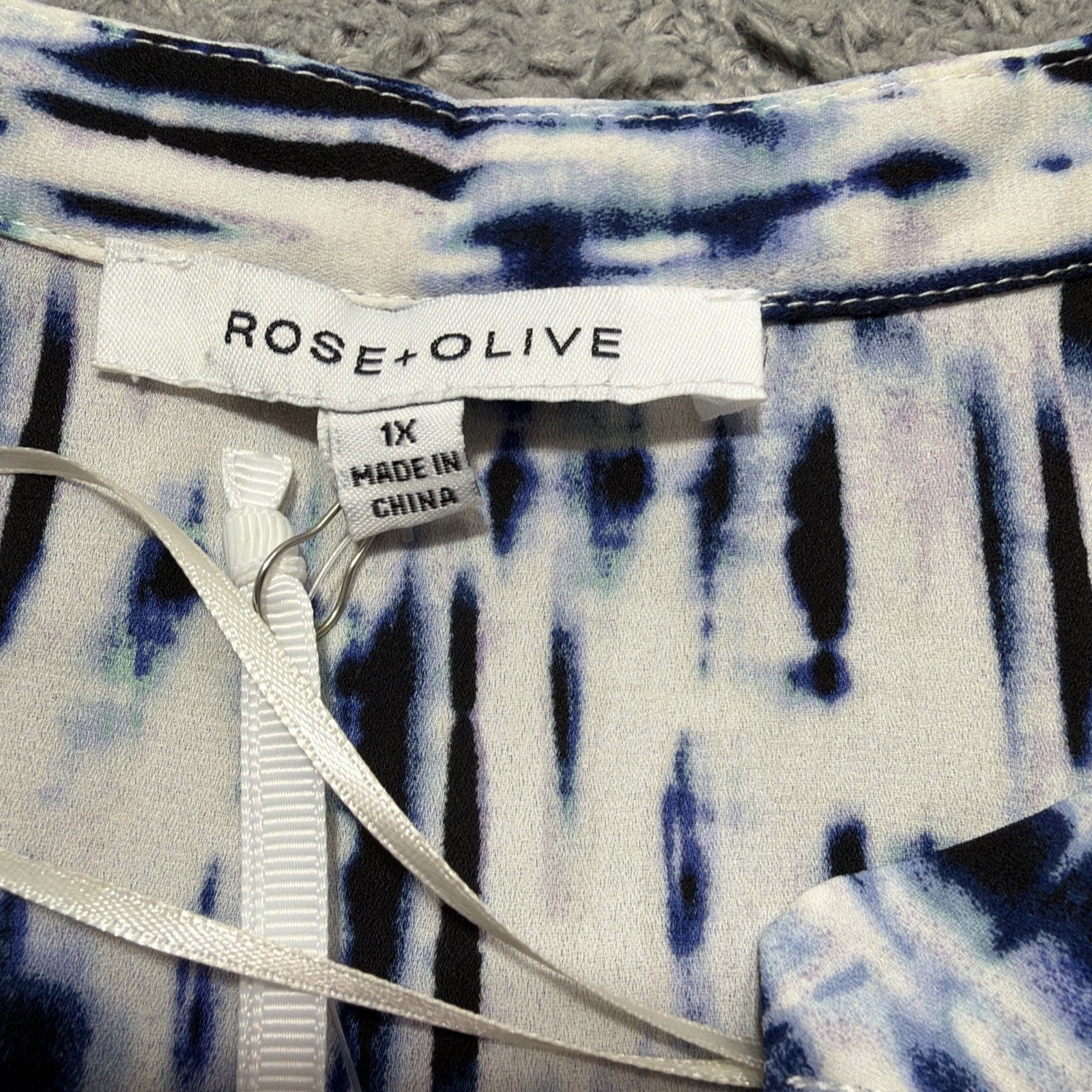 Rose+Olive Button Front Top Womens 1X Plus Size Blue Tie Dye Abstract NWT Career