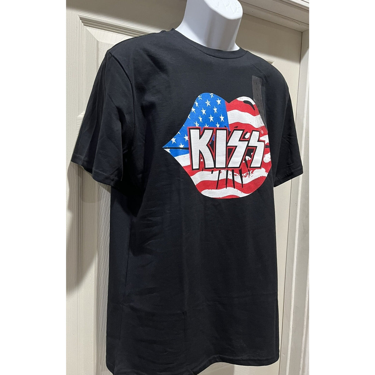 KISS Band T-Shirt Men’s American Flag Logo Black Amplified Lips NWT